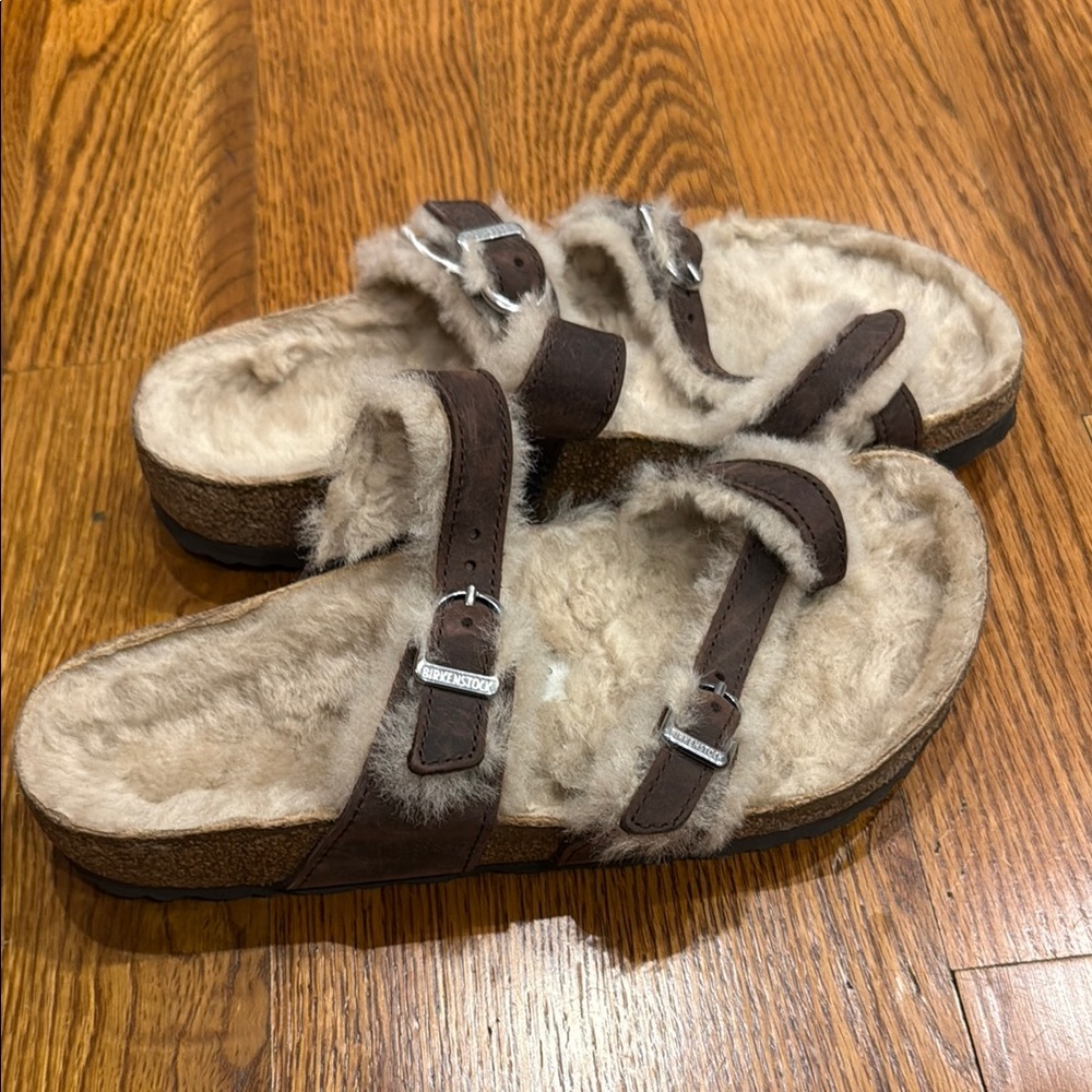 NWOT Birkenstock Shearling Mayari Oiled Leather Sandal Size 37
